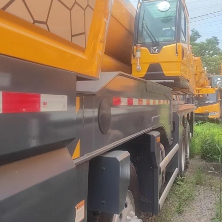 徐工XCT100汽车起重机