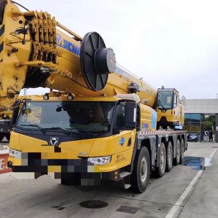 徐工XCA180全地面起重机