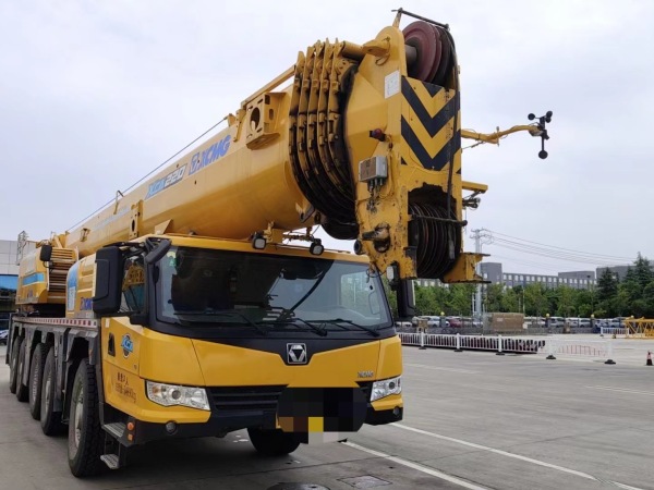 徐工XCA180全地面起重機(jī)