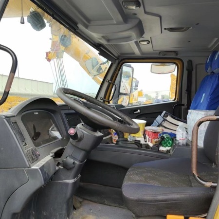 徐工XCA180全地面起重机