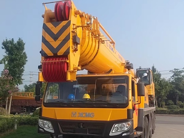 徐工QY160K汽車起重機(jī)