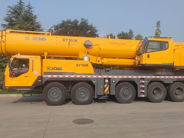 徐工QY160K汽車起重機(jī)