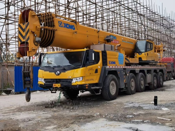 徐工XCA130L7全地面起重機(jī)