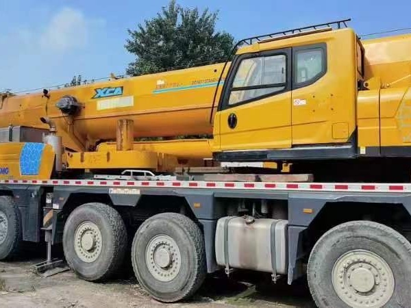 徐工XCA130L7全地面起重機(jī)