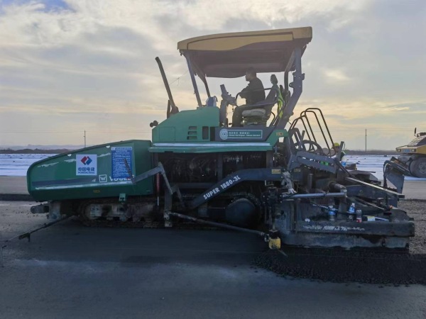 徐工RP903E攤鋪機(jī)