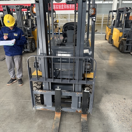 徐工XCB-P18电动平衡重叉车