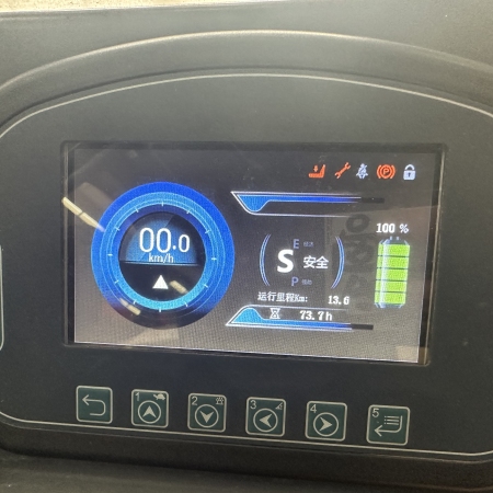 徐工XCB-P18电动平衡重叉车