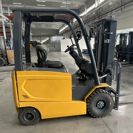 徐工XCB-P18电动平衡重叉车