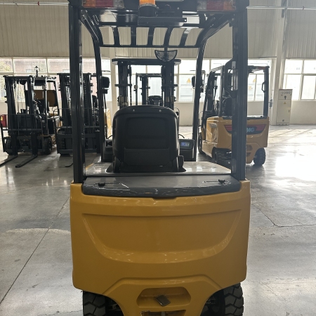 徐工XCB-P20电动平衡重叉车