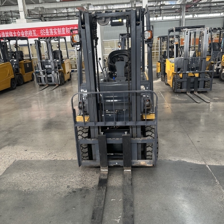 徐工XCB-P20电动平衡重叉车