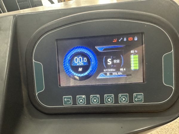 徐工XCB-P20電動平衡重叉車