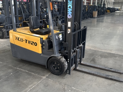 徐工XCB-TW20電動平衡重叉車