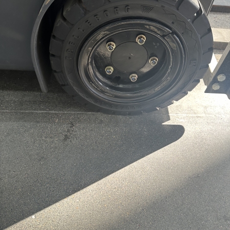 徐工XCB-TW20电动平衡重叉车