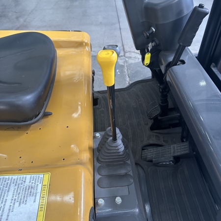 徐工XCB-TW20电动平衡重叉车