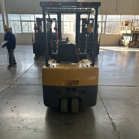 徐工XCB-TW20电动平衡重叉车