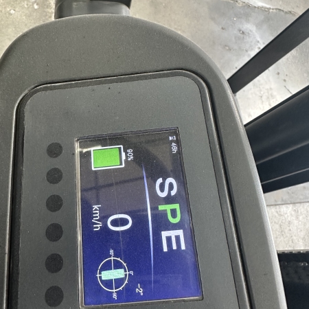 徐工XCB-TW20电动平衡重叉车