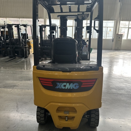 徐工XCB-P18电动平衡重叉车