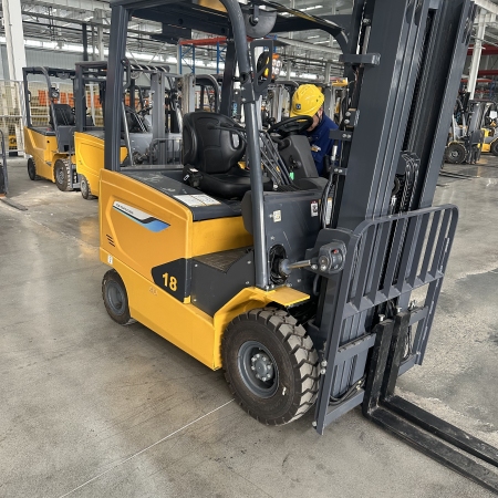 徐工XCB-P18电动平衡重叉车