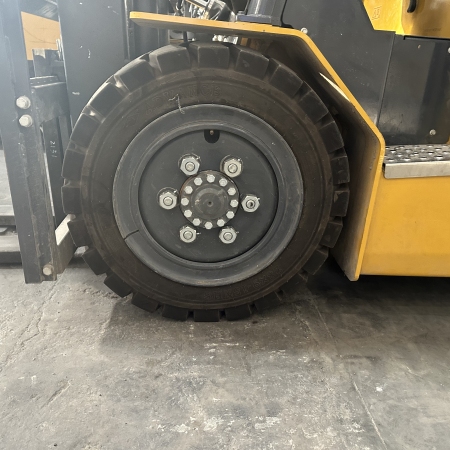 徐工XCB-P30电动平衡重叉车