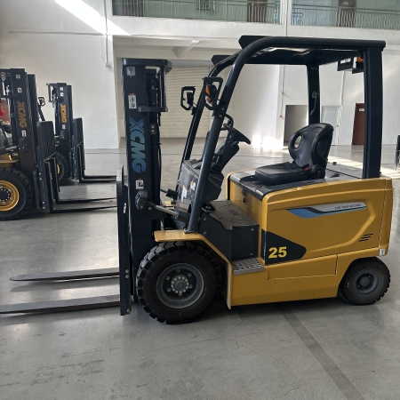 徐工XCB-P25电动平衡重叉车