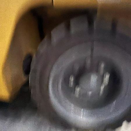 徐工XCB-P35电动平衡重叉车