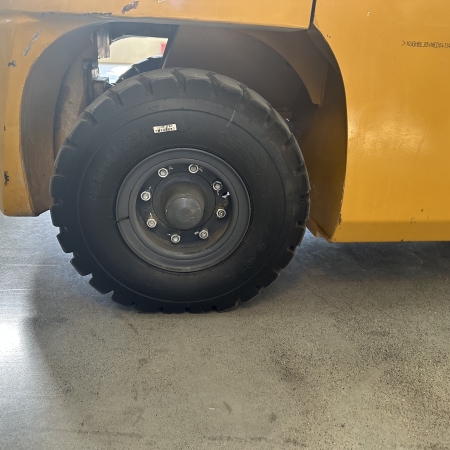 徐工XCB-L30电动平衡重叉车