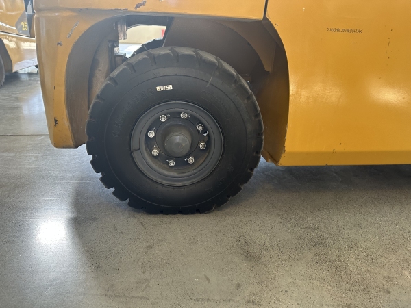 徐工XCB-L30電動(dòng)平衡重叉車(chē)