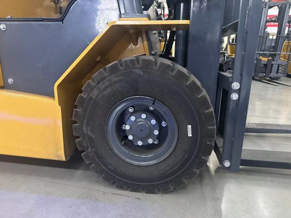 徐工XCB- L20電動(dòng)平衡重叉車