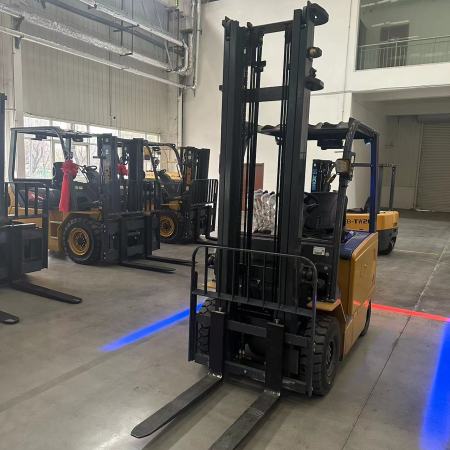 徐工XCB- L20电动平衡重叉车