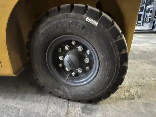 徐工XCB-L15電動平衡重叉車