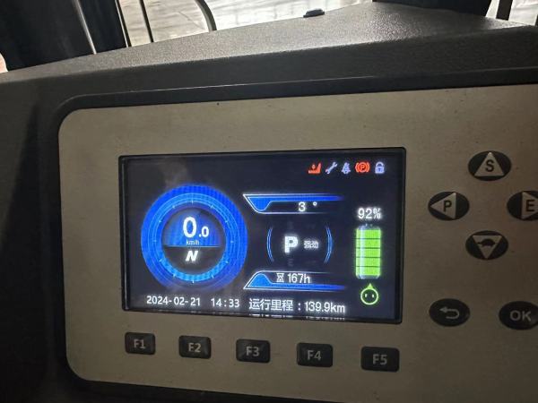 徐工XCB-L35電動(dòng)平衡重叉車(chē)3.5噸電動(dòng)叉車(chē)