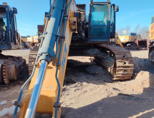 徐工XE700D履带式挖掘机