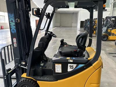 徐工XCB-TW16電動(dòng)平衡重叉車