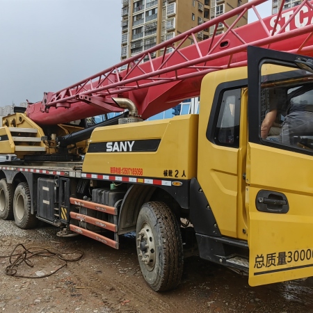 三一重工STC250汽车起重机