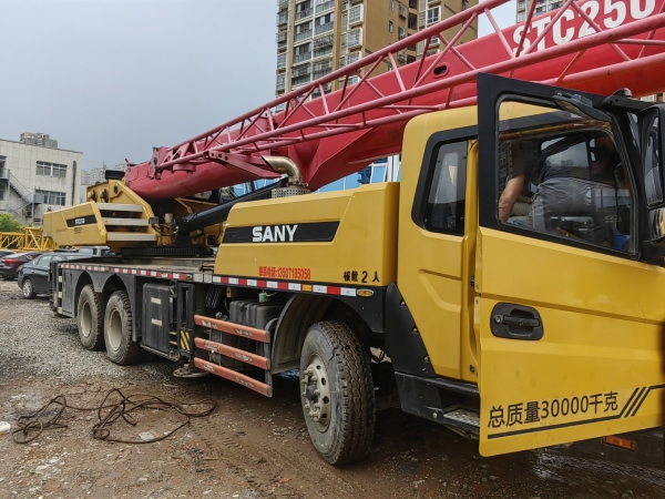 三一重工STC250汽車起重機