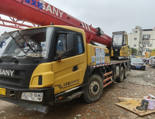 三一重工STC250汽车起重机