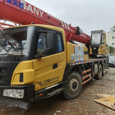 三一重工STC250汽车起重机