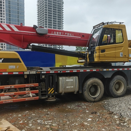 三一重工STC250汽车起重机