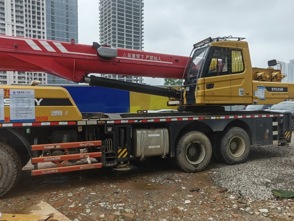 三一重工STC250汽車起重機