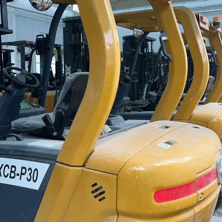 徐工XCB-P30电动平衡重叉车