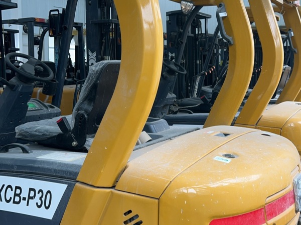 徐工XCB-P30電動平衡重叉車