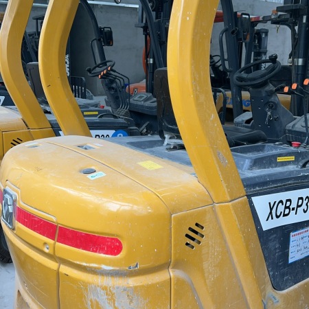 徐工XCB-P30电动平衡重叉车