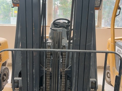 徐工XCB-P30電動(dòng)平衡重叉車