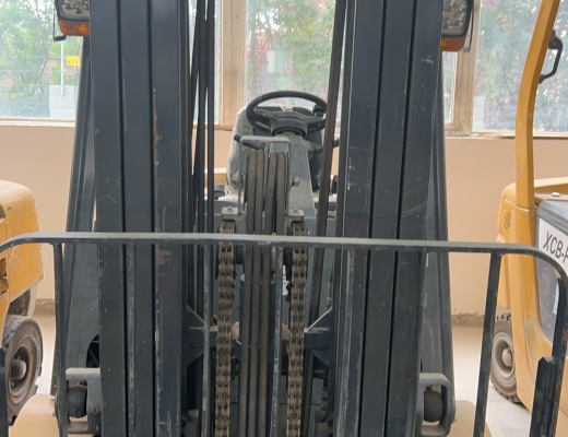 徐工XCB-P30电动平衡重叉车