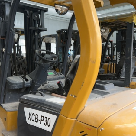 徐工XCB-P30电动平衡重叉车