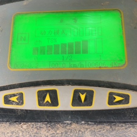 徐工XCB-P30电动平衡重叉车