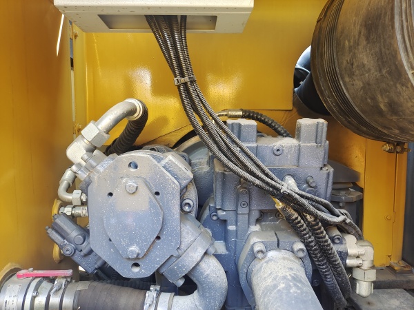 徐工XR320D旋挖鉆機(jī)