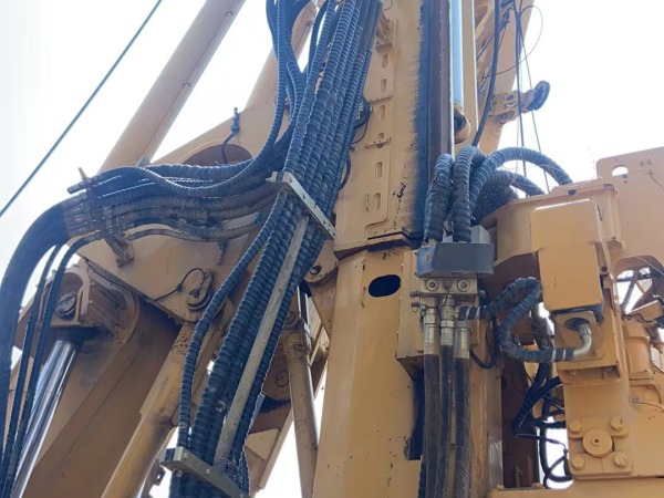 徐工XR320D旋挖鉆機(jī)