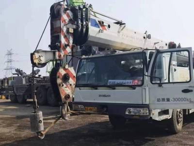 中聯(lián)重科QY25VF汽車起重機(jī)