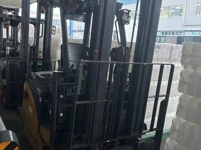 徐工XCB-TW16電動(dòng)平衡重叉車